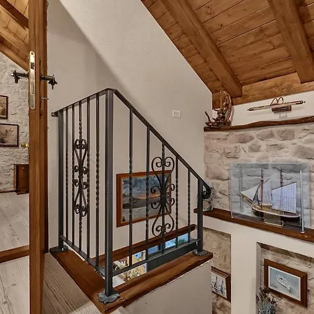 Suza Didova - Makarska Exklusiv * Brela